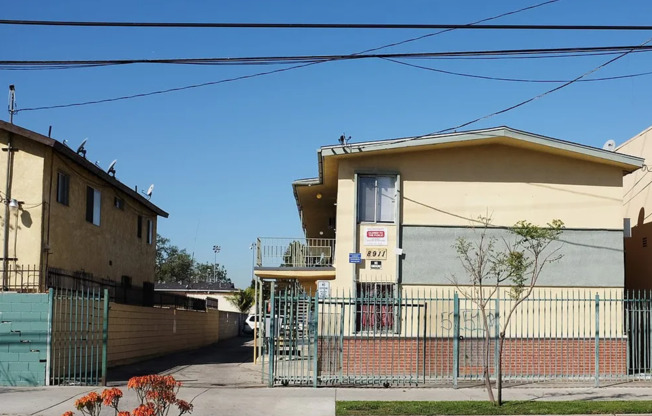 8911 S. Figueroa St.