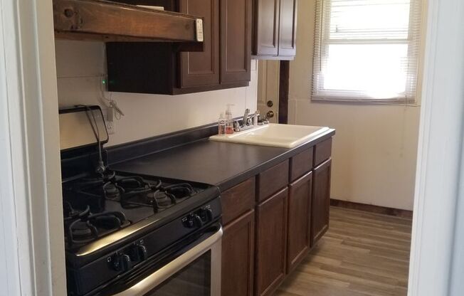 3 Bedroom Home with Backyard and Garage!