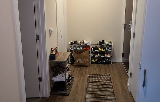 1 bed, 1 bath, 875 sqft, $1,490, Unit 303