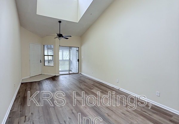 4921 HOLLENDEN