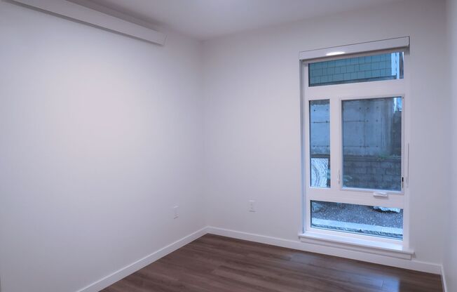 1 bed, 2 baths, 739 sqft, $2,319, Unit 112