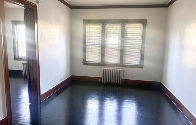 1 bed, 1 bath, $850, Unit 2