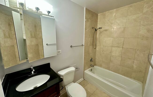 1 bed, 1 bath, 700 sqft, $1,900, Unit 418-1609