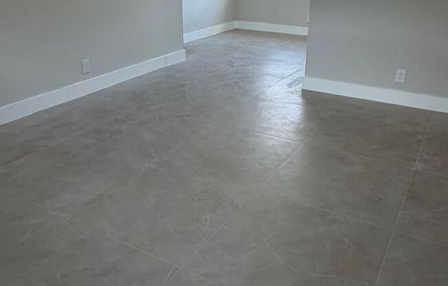 1 bed, 1 bath, 650 sqft, $1,825, Unit 4933-202