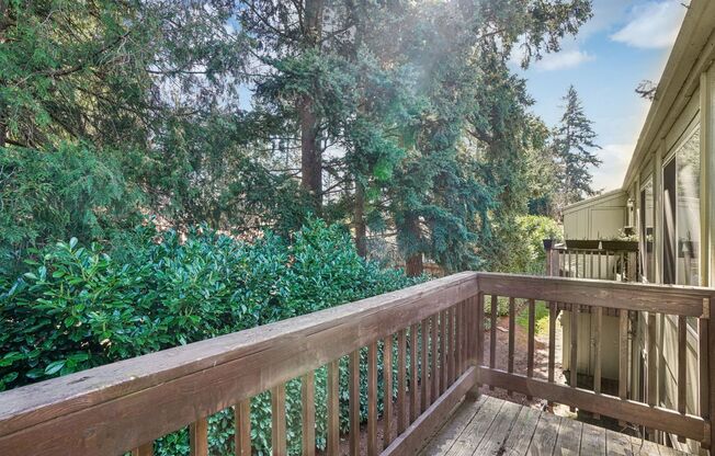 2 beds, 1 bath, 915 sqft, $1,575, Unit 68