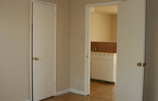 1 bed, 1 bath, 643 sqft, $975, Unit D