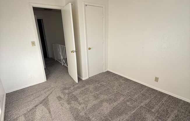 3 beds, 1.5 baths, 1,140 sqft, $1,199, Unit 405-102