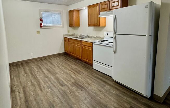 2 beds, 1 bath, 624 sqft, $875, Unit F