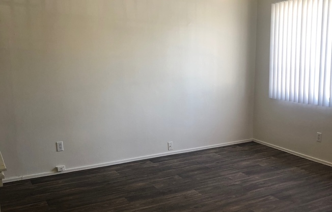 Studio, 1 bath, 380 sqft, $832, Unit 413