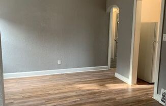 2 beds, 1 bath, 900 sqft, $1,150