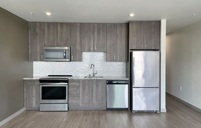 1 bed, 1 bath, 696 sqft, $1,825, Unit 610