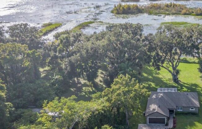 LAKE FRONT BRAND NEW Beautiful 3 bedroom on Lake Toho!