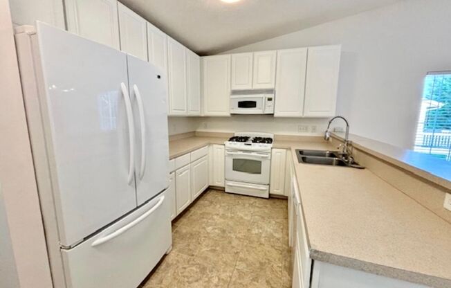 3 Bedroom Condo off 28th Street. Great Location!