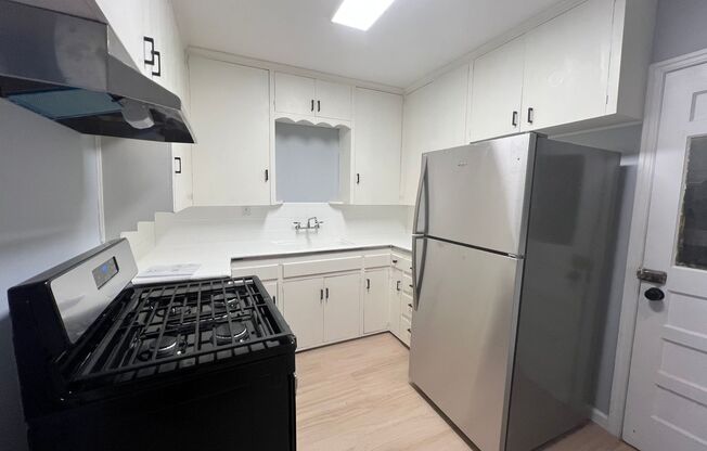 Gorgeous Fully Renovated 4 bedroom 1 bath home!
