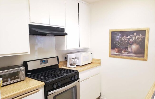 Gorgeous Single Story 3 bedroom Condominium