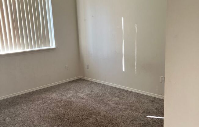 3 beds, 2.5 baths, 1,180 sqft, $1,800, Unit 2128-4855