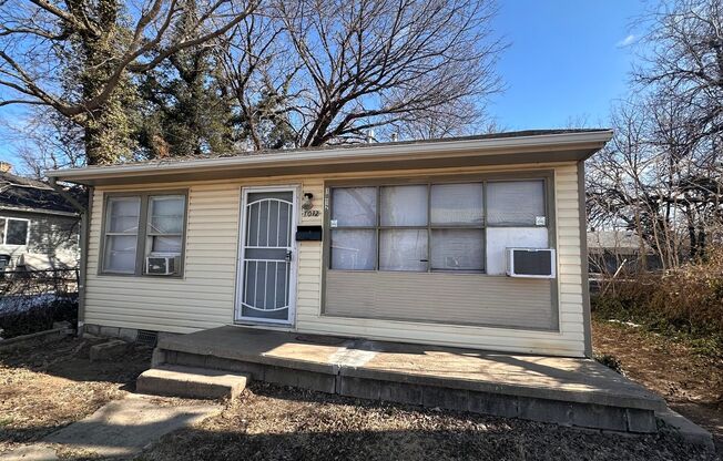 $599 - 2 bed 1 bath - Single Family Home
