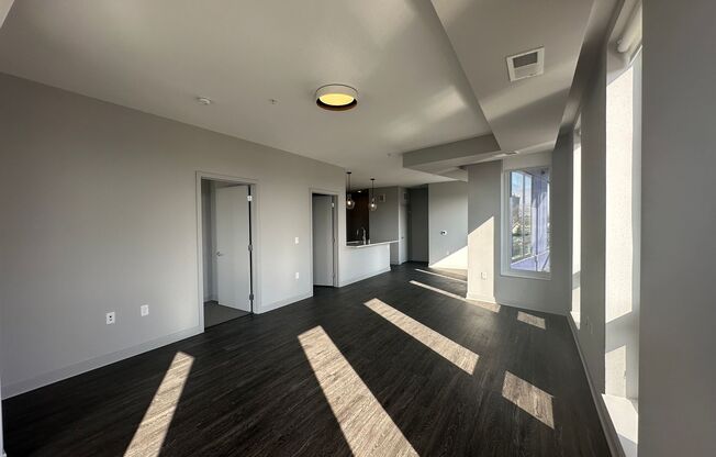 2 beds, 2 baths, 992 sqft, $2,295, Unit 300