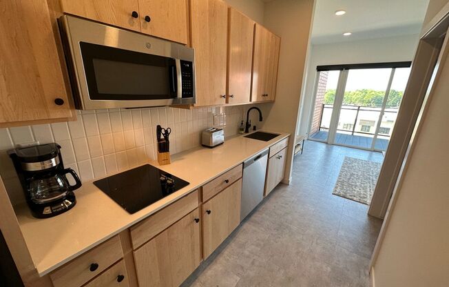 Studio, 1 bath, 380 sqft, $1,250, Unit 510