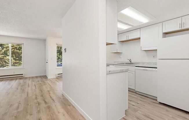1 bed, 1 bath, 638 sqft, $1,395, Unit 32