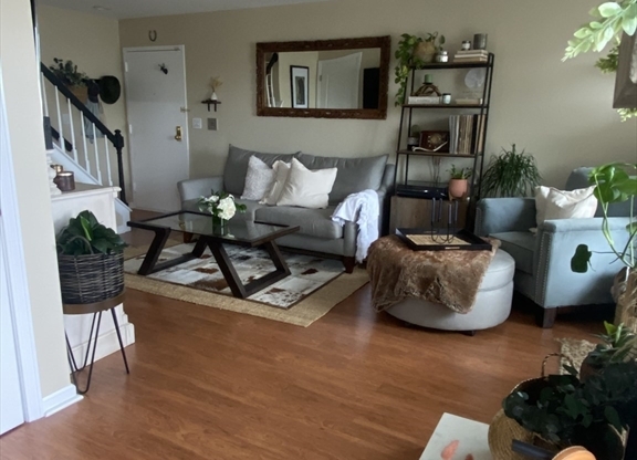 2 beds, 1.5 baths, 1,014 sqft, $3,000, Unit F304