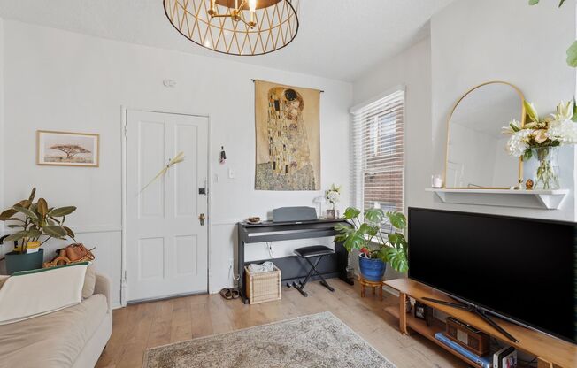 1 bed, 1 bath, $1,200, Unit 730-04