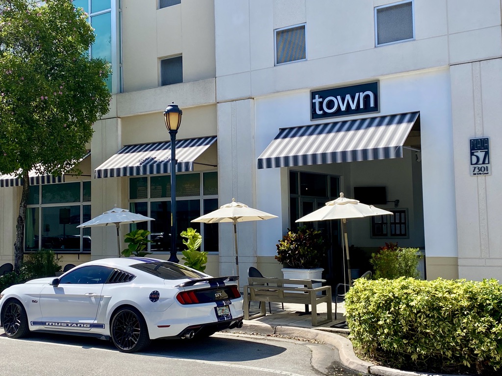 Town Restaurant in South Miami