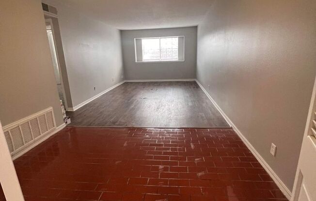 2 beds, 2 baths, 925 sqft, $1,300, Unit 203