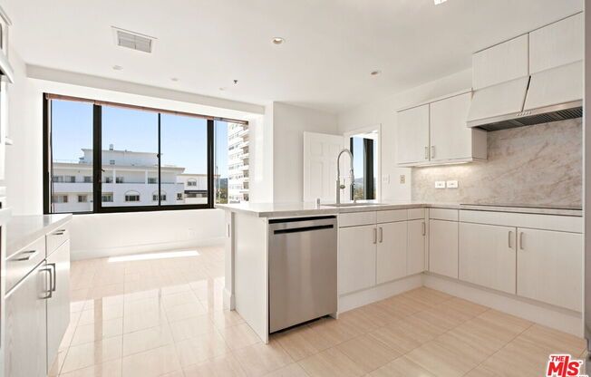 2 beds, 3 baths, 2,018 sqft, $10,499, Unit 1104