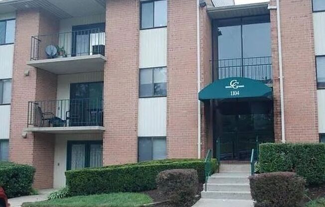 Bright and Spacious 2 bedroom Condo located in Catonsville