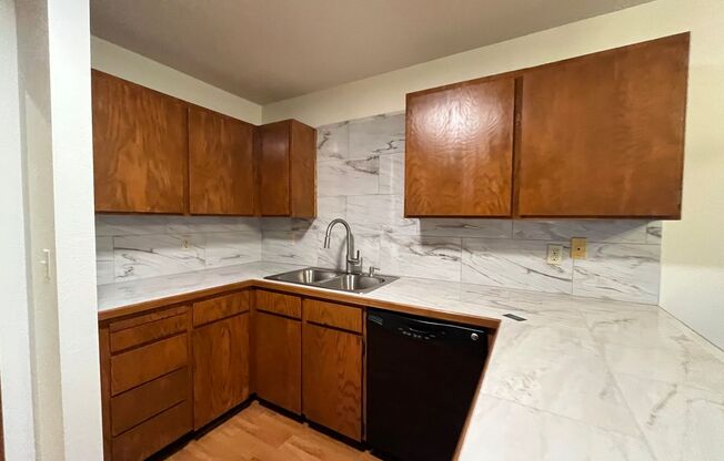 2 beds, 1.5 baths, $2,095, Unit #20689