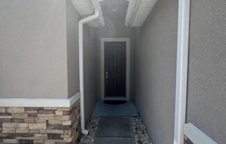 4 beds, 2 baths, 1,930 sqft, $2,500