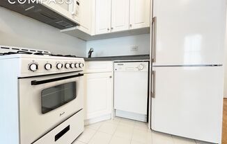 Studio, 1 bath, $2,575, Unit 4A