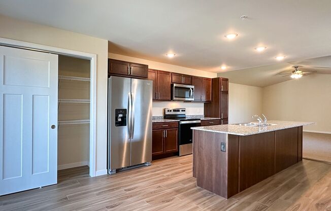 2 beds, 2 baths, 1,435 sqft, $1,815