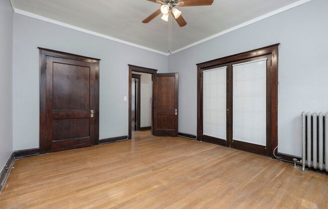2 beds, 1 bath, $1,100, Unit #41