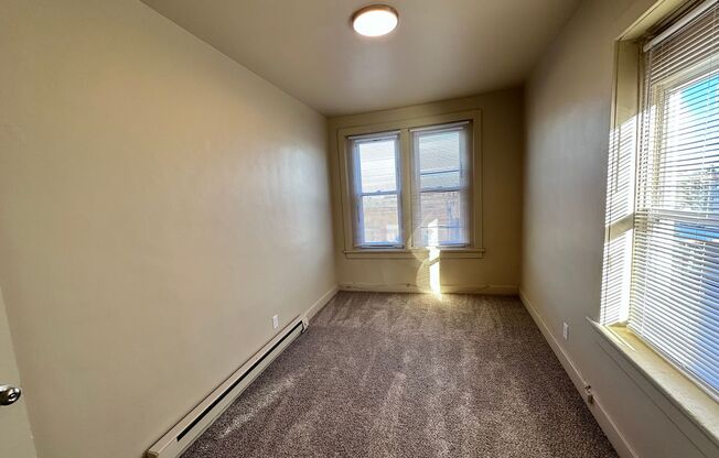 1 bed, 1 bath, $965, Unit Apt E