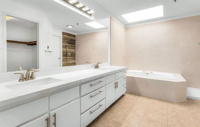 3 beds, 3.5 baths, $6,100