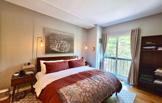 Lovely 1 BR/1 BA Condo in the Heart of Georgetown!