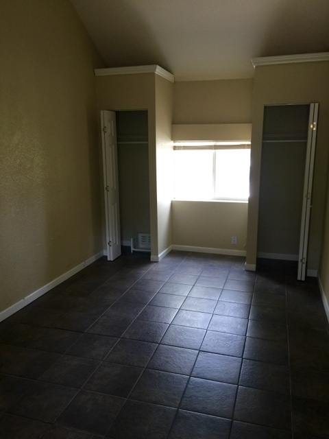 3 beds, 1 bath, $1,050