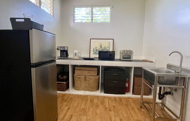 Fresh, Kahala, Ohana Unit Includes Utilities, Cleaning, Laundry