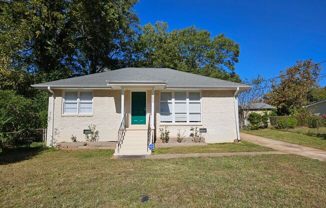 Nice 3 bed 1 bath home located in Marietta minutes from I-75