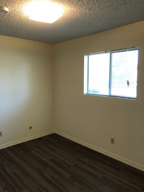 3 beds, 2 baths, 900 sqft, $2,075, Unit 803