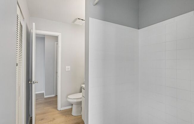 2 beds, 1.5 baths, 850 sqft, $1,490