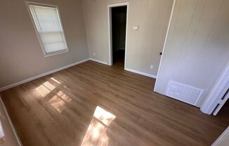 2 beds, 1 bath, $750