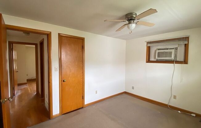 2 beds, 1 bath, $950, Unit 780 Fairlawn