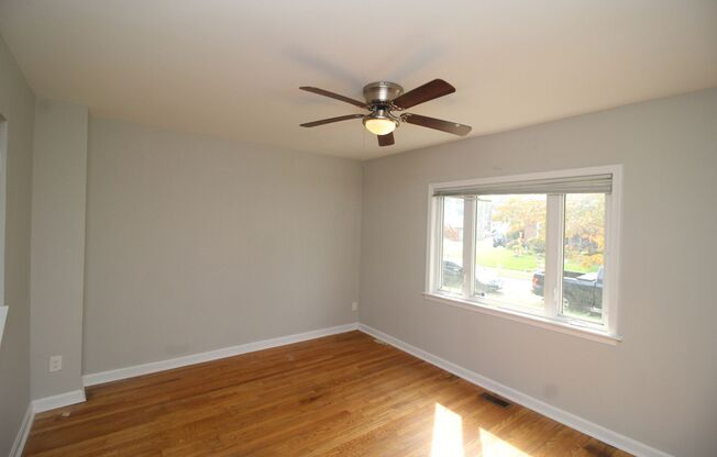 Gorgeous Dundalk 3bd/2ba Home w/ CAC, W/D, Garage and more! Available 12/27