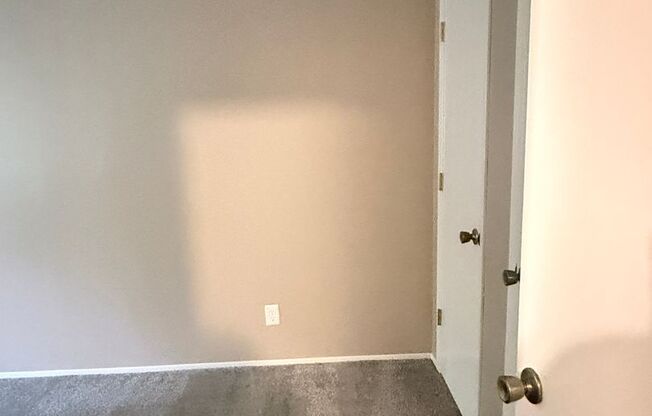 2 beds, 1 bath, 869 sqft, $1,159, Unit 12716S