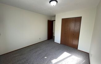 2 beds, 1 bath, $845, Unit 304