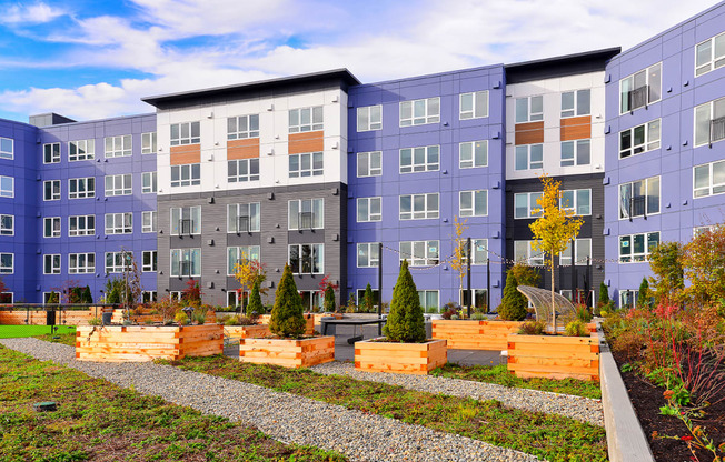 Exterior View at Hazel Apartments, Edmonds, WA, 98026