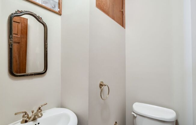 Spacious Three Bedroom Graduate Hospital Home w/ Roof Deck!
